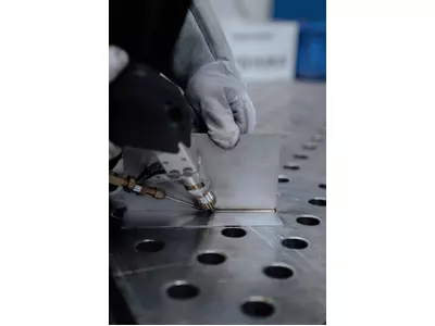 Handgeführtes Laserschweißen für präzise Schweißverbindungen, geringe Wärmeeinbringung und saubere Ergebnisse..jpg